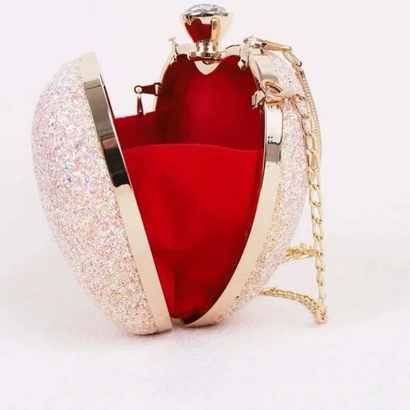 Mini glitter heart shaped clutch - Picture 4 of 4